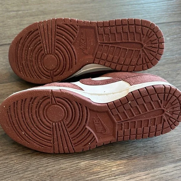 Women’s Nike Dunks - Picture 5 of 6